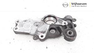 Gebruikte Versnellingsbak Steun Opel Mokka/Mokka X 1.4 Turbo 16V 4x4 Prijs € 25,00 Margeregeling aangeboden door Autodemontage Vrijhoeven B.V.