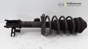 Gebruikte Mac Phersonpoot rechts-voor Opel Astra H Twin Top (L67) 1.6 16V Prijs € 20,00 Margeregeling aangeboden door Autodemontage Vrijhoeven B.V.