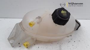 Gebruikte Expansievat Opel Vivaro 2.0 CDTI 16V Prijs € 15,00 Margeregeling aangeboden door Autodemontage Vrijhoeven B.V.