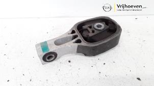 Gebruikte Motorsteun Opel Corsa F (UB/UH/UP) 1.2 Turbo 12V 100 Prijs € 20,00 Margeregeling aangeboden door Autodemontage Vrijhoeven B.V.