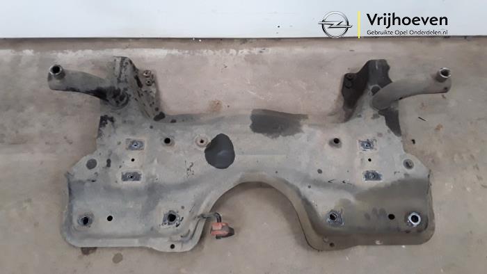 Gebruikte Subframe Opel Combo 1.3 CDTI 16V ecoFlex Prijs € 70,00 Margeregeling aangeboden door Autodemontage Vrijhoeven B.V.