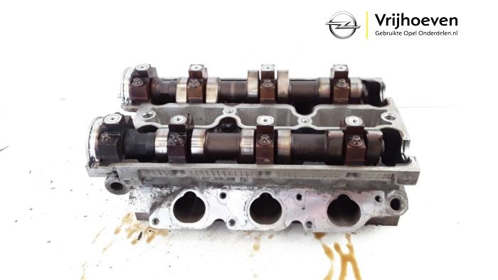 Gebruikte Cilinderkop Opel Signum (F48) 3.2 V6 24V Prijs € 200,00 Margeregeling aangeboden door Autodemontage Vrijhoeven B.V.