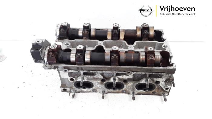 Gebruikte Cilinderkop Opel Signum (F48) 3.2 V6 24V Prijs € 200,00 Margeregeling aangeboden door Autodemontage Vrijhoeven B.V.