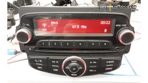 Gebruikte Radio module Opel Adam 1.2 16V Prijs € 80,00 Margeregeling aangeboden door Autodemontage Vrijhoeven B.V.