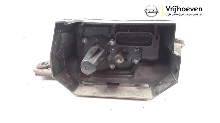 Handrem motor van een Vauxhall Antara 2.2 CDTI 16V 4x2 2012