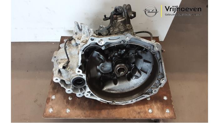 Gebruikte Versnellingsbak Opel Karl 1.0 12V Prijs € 250,00 Margeregeling aangeboden door Autodemontage Vrijhoeven B.V.