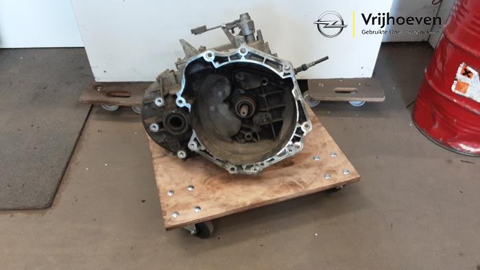Gebruikte Versnellingsbak Opel Insignia 1.6 CDTI 16V Prijs € 350,00 Margeregeling aangeboden door Autodemontage Vrijhoeven B.V.