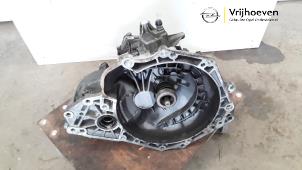 Gebruikte Versnellingsbak Opel Adam 1.4 16V Bi-Fuel Ecoflex Prijs € 300,00 Margeregeling aangeboden door Autodemontage Vrijhoeven B.V.