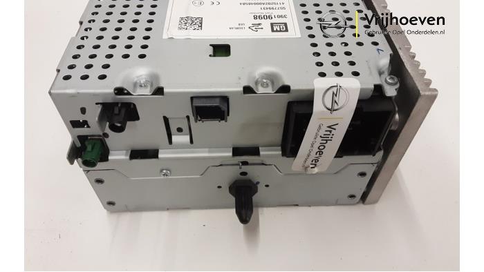 Radio module van een Opel Zafira Tourer (P12) 1.4 Turbo 16V Ecotec 2015