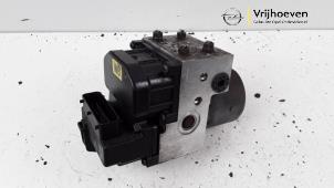 Gebruikte ABS Pomp Opel Omega B (25/26/27) 2.2 16V Prijs € 50,00 Margeregeling aangeboden door Autodemontage Vrijhoeven B.V.