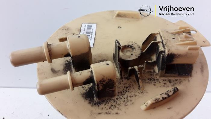 Brandstofpomp Elektrisch van een Opel Astra J (PC6/PD6/PE6/PF6) 1.7 CDTi 16V 110 2010