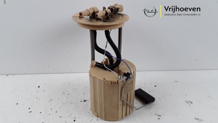 Brandstofpomp Elektrisch van een Opel Astra J (PC6/PD6/PE6/PF6) 1.7 CDTi 16V 110 2010
