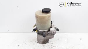 Gebruikte Stuurbekrachtiging Pomp Opel Signum (F48) 2.2 DGI 16V Prijs € 75,00 Margeregeling aangeboden door Autodemontage Vrijhoeven B.V.