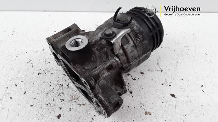 Gebruikte Oliefilterhuis Opel Zafira Tourer (P12) 2.0 CDTI 16V 170 Ecotec Prijs € 40,00 Margeregeling aangeboden door Autodemontage Vrijhoeven B.V.