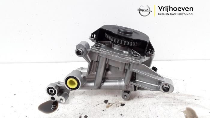 Gebruikte Oliepomp Opel Astra K 1.0 SIDI Turbo 12V Prijs € 75,00 Margeregeling aangeboden door Autodemontage Vrijhoeven B.V.