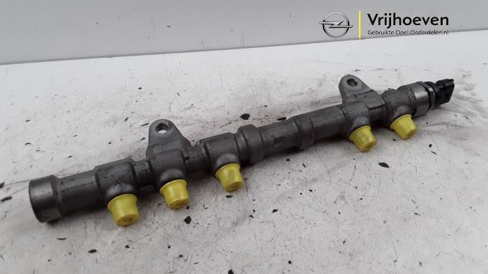Gebruikte Common rail (Injectie) Opel Corsa E 1.3 CDTi 16V ecoFLEX Prijs € 25,00 Margeregeling aangeboden door Autodemontage Vrijhoeven B.V.