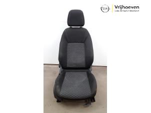 Gebruikte Stoel rechts Opel Astra K 1.0 SIDI Turbo 12V Prijs € 100,00 Margeregeling aangeboden door Autodemontage Vrijhoeven B.V.