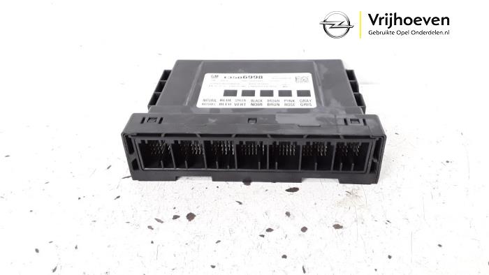 Gebruikte Computer Body Control Opel Astra K 1.0 SIDI Turbo 12V Prijs € 80,00 Margeregeling aangeboden door Autodemontage Vrijhoeven B.V.
