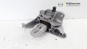 Gebruikte Motorsteun Opel Corsa F (UB/UH/UP) 1.2 Turbo 12V 100 Prijs € 24,95 Margeregeling aangeboden door Autodemontage Vrijhoeven B.V.