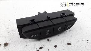 Gebruikte Schakelaar (diversen) Opel Astra K 1.0 SIDI Turbo 12V Prijs € 25,00 Margeregeling aangeboden door Autodemontage Vrijhoeven B.V.