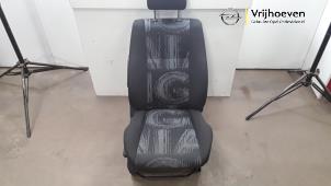 Gebruikte Voorstoel rechts Opel Agila (B) 1.2 16V Prijs € 50,00 Margeregeling aangeboden door Autodemontage Vrijhoeven B.V.