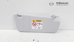 Gebruikte Zonneklep Opel Corsa E 1.4 16V Prijs € 20,00 Margeregeling aangeboden door Autodemontage Vrijhoeven B.V.