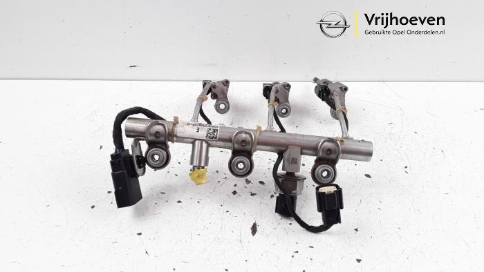 Gebruikte Verstuiver brug Opel Corsa E 1.0 SIDI Turbo 12V Prijs € 200,00 Margeregeling aangeboden door Autodemontage Vrijhoeven B.V.