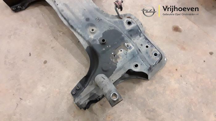 Subframe van een Opel Combo 1.3 CDTI 16V ecoFlex 2013
