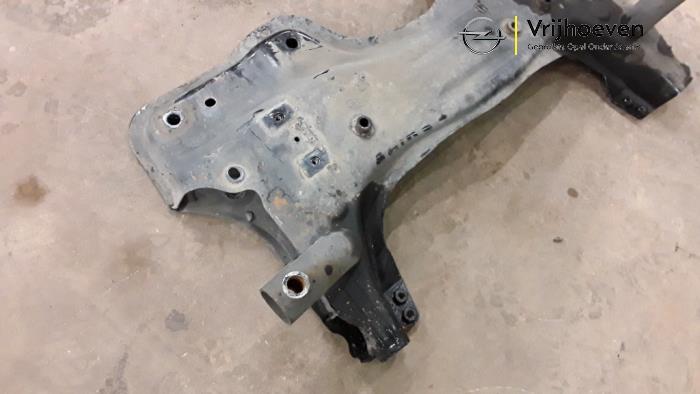 Subframe van een Opel Combo 1.3 CDTI 16V ecoFlex 2013