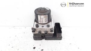 Gebruikte ABS Pomp Opel Combo 1.3 CDTI 16V ecoFlex Prijs € 30,00 Margeregeling aangeboden door Autodemontage Vrijhoeven B.V.