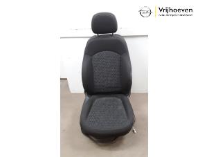 Gebruikte Stoel rechts Opel Corsa E 1.4 16V Prijs € 75,00 Margeregeling aangeboden door Autodemontage Vrijhoeven B.V.