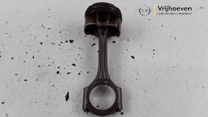 Gebruikte Zuiger Opel Crossland (X) 1.2 Turbo 12V Euro 6 Prijs € 50,00 Margeregeling aangeboden door Autodemontage Vrijhoeven B.V.