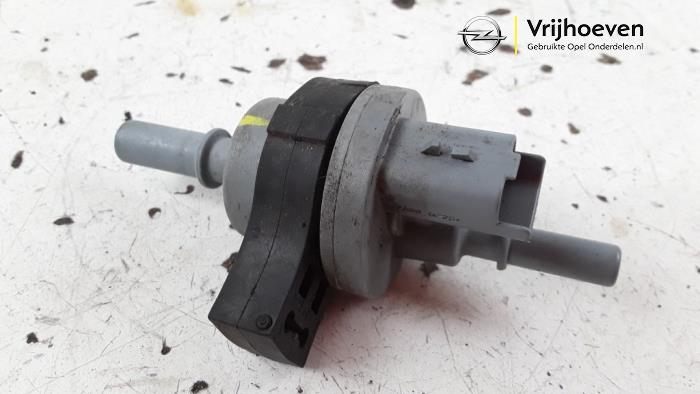 Gebruikte Evap klep Opel Crossland (X) 1.2 Turbo 12V Euro 6 Prijs € 15,00 Margeregeling aangeboden door Autodemontage Vrijhoeven B.V.