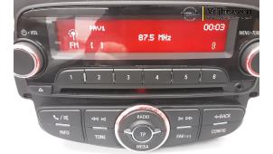 Gebruikte Radio module Opel Adam 1.2 16V Prijs € 150,00 Margeregeling aangeboden door Autodemontage Vrijhoeven B.V.
