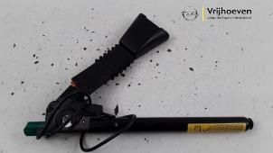 Gebruikte Gordelspanner links Opel Tigra Twin Top 1.4 16V Prijs € 40,00 Margeregeling aangeboden door Autodemontage Vrijhoeven B.V.