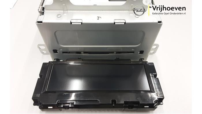 Gebruikte Radio module Opel Astra J (PC6/PD6/PE6/PF6) 1.6 16V Prijs € 100,00 Margeregeling aangeboden door Autodemontage Vrijhoeven B.V.