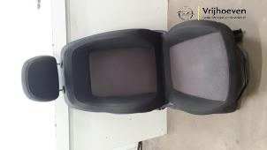 Gebruikte Stoel rechts Opel Corsa D 1.2 16V Prijs € 75,00 Margeregeling aangeboden door Autodemontage Vrijhoeven B.V.