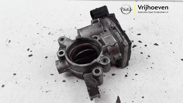 Gebruikte Gasklephuis Opel Corsa E 1.3 CDTi 16V ecoFLEX Prijs € 25,00 Margeregeling aangeboden door Autodemontage Vrijhoeven B.V.
