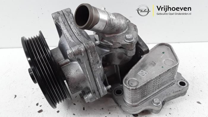 Gebruikte Waterpomp Opel Astra K 1.4 Turbo 16V Prijs € 100,00 Margeregeling aangeboden door Autodemontage Vrijhoeven B.V.