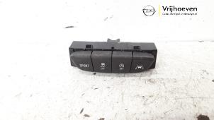 Gebruikte Schakelaar (diversen) Opel Astra K 1.0 SIDI Turbo 12V Prijs € 25,00 Margeregeling aangeboden door Autodemontage Vrijhoeven B.V.