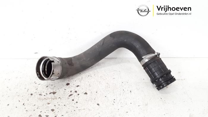 Gebruikte Intercooler Slang Opel Astra K 1.0 SIDI Turbo 12V Prijs € 30,00 Margeregeling aangeboden door Autodemontage Vrijhoeven B.V.
