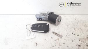 Gebruikte Kontaktslot + Sleutel Opel Mokka 1.2 Turbo 12V Prijs € 20,00 Margeregeling aangeboden door Autodemontage Vrijhoeven B.V.