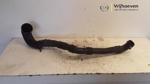 Gebruikte Intercooler Buis Opel Astra J (PC6/PD6/PE6/PF6) 1.3 CDTI 16V EcoFlex Prijs € 25,00 Margeregeling aangeboden door Autodemontage Vrijhoeven B.V.