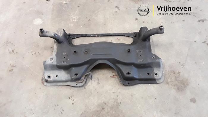 Gebruikte Subframe Opel Combo 1.3 CDTI 16V ecoFlex Prijs € 70,00 Margeregeling aangeboden door Autodemontage Vrijhoeven B.V.