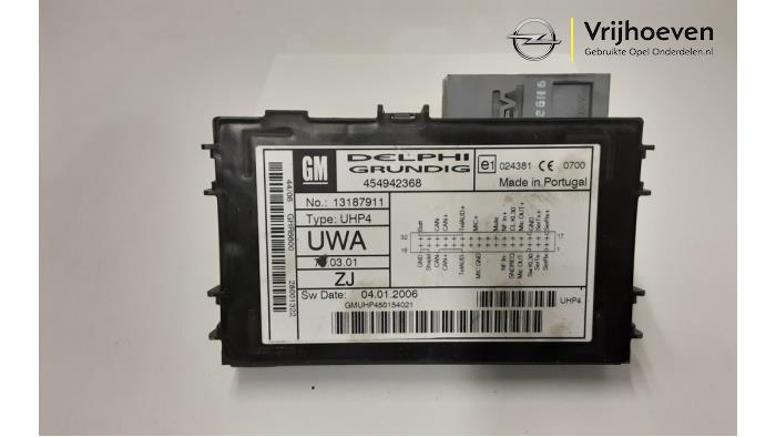 Gebruikte Module Telefoon Opel Astra H Twin Top (L67) 1.8 16V Prijs € 25,00 Margeregeling aangeboden door Autodemontage Vrijhoeven B.V.