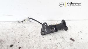 Gebruikte Schakelaar (diversen) Opel Tigra Twin Top 1.4 16V Prijs € 25,00 Margeregeling aangeboden door Autodemontage Vrijhoeven B.V.