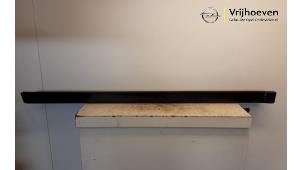 Gebruikte Sideskirt links Opel Zafira (F75) 2.0 16V Turbo OPC Prijs € 60,00 Margeregeling aangeboden door Autodemontage Vrijhoeven B.V.