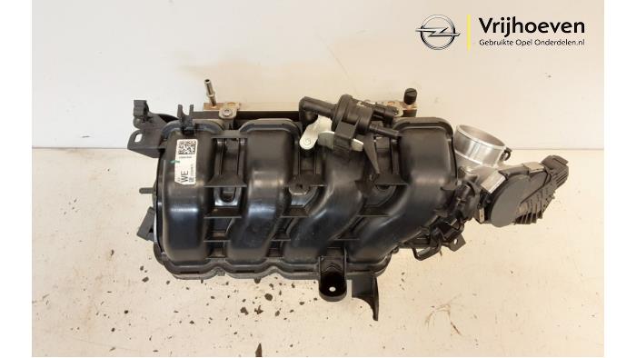 Gebruikte Inlaatspruitstuk Opel Adam 1.2 16V Prijs € 100,00 Margeregeling aangeboden door Autodemontage Vrijhoeven B.V.