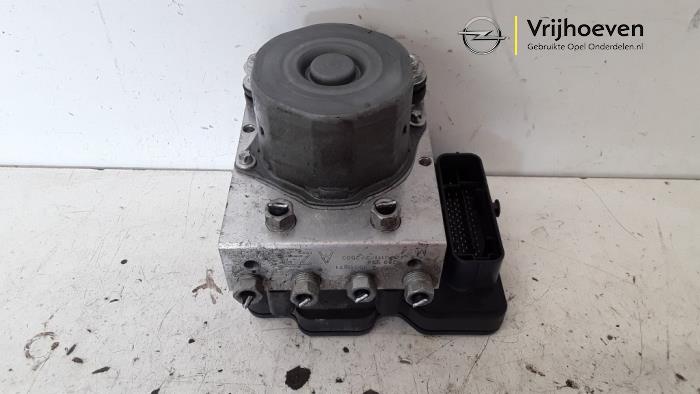 Gebruikte ABS Pomp Opel Corsa E 1.4 16V Prijs € 45,00 Margeregeling aangeboden door Autodemontage Vrijhoeven B.V.