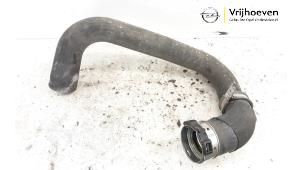 Gebruikte Intercooler Slang Opel Corsa D 1.6i GSI 16V Turbo Prijs € 125,00 Margeregeling aangeboden door Autodemontage Vrijhoeven B.V.